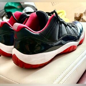 Jordan 11 Low (Bred) — 11 M